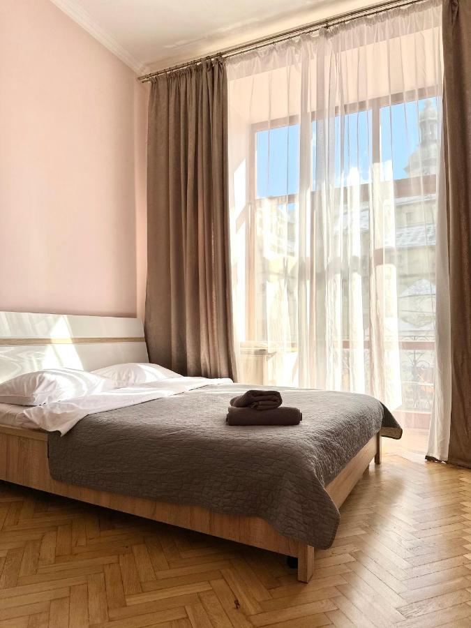 Romantic Apartments - Оn Valova Street Λβιβ Εξωτερικό φωτογραφία