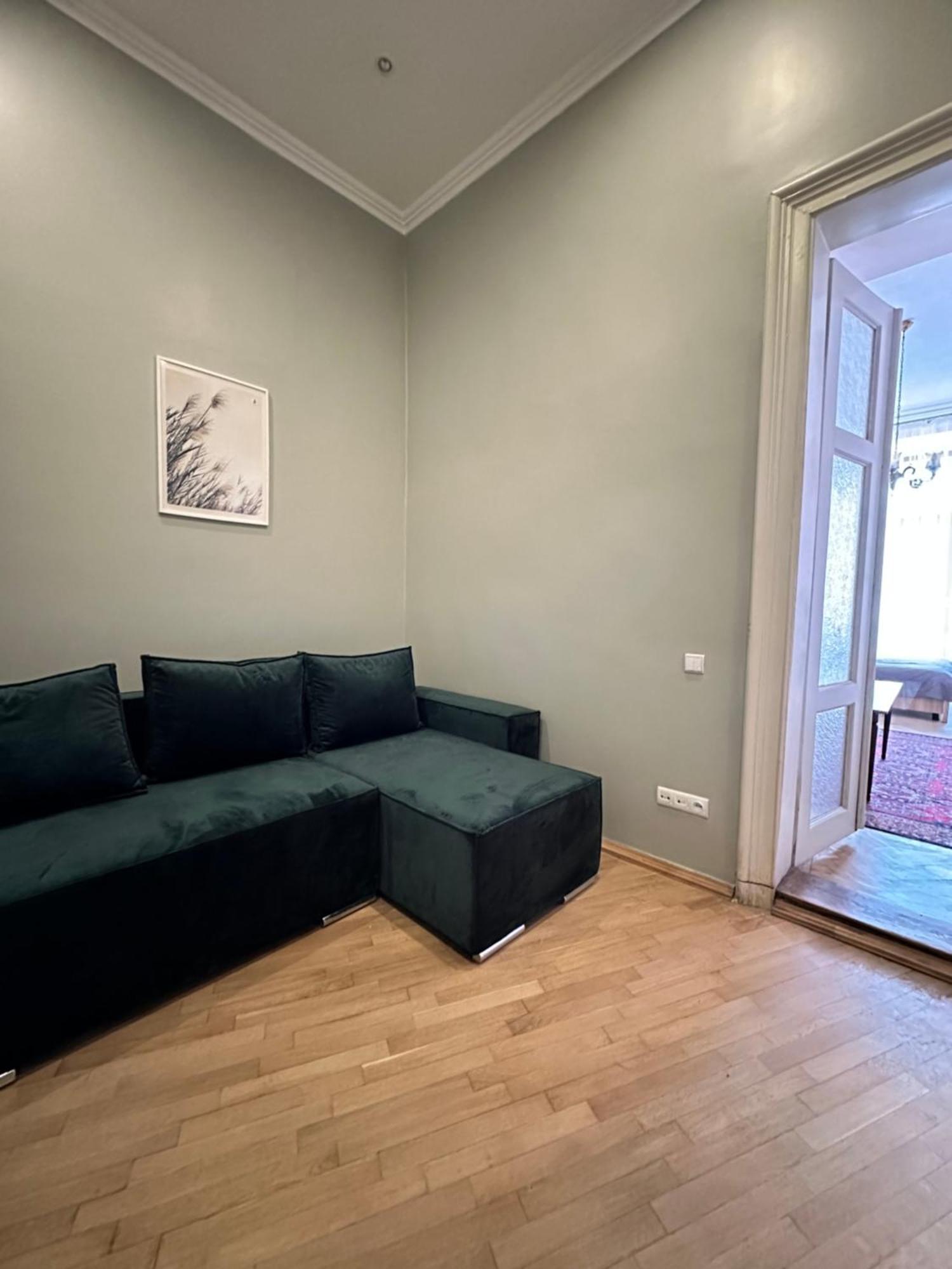 Romantic Apartments - Оn Valova Street Λβιβ Εξωτερικό φωτογραφία